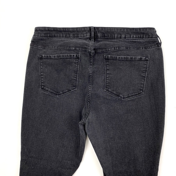 Old Navy Pop Icon Skinny Distressed Women's size 18 Black Denim Jeans - Picture 2 of 4